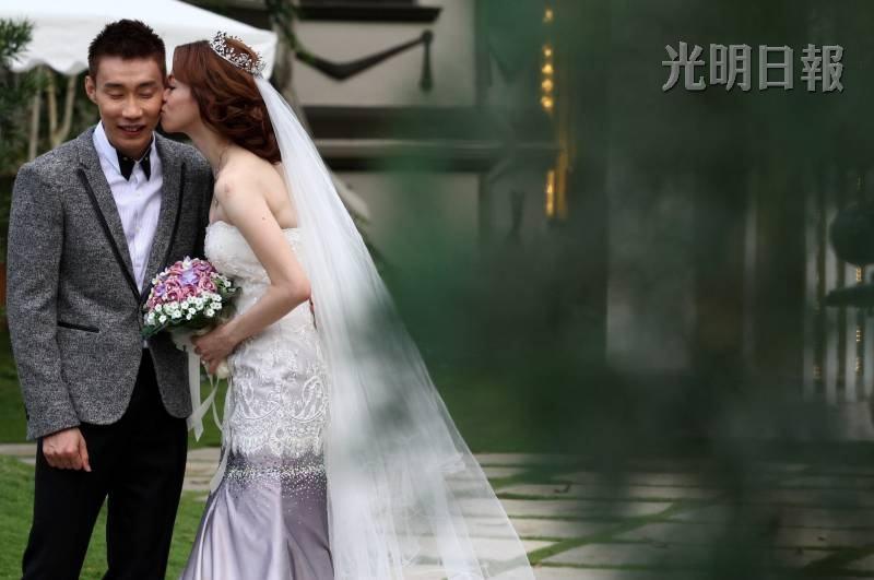 李宗伟黄妙珠补拍婚纱照 <em>郎才女貌珠联璧合</em> - 