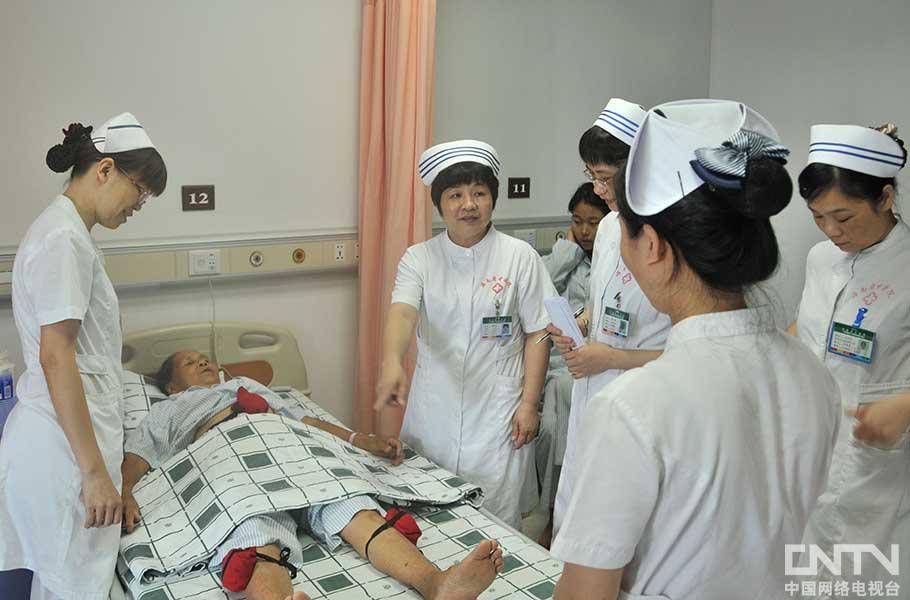 专访十八大代表 海南省中医院护理部主任 李丽