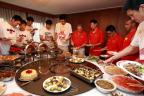 [高清组图]中国男篮队员与土耳其华人联欢享大餐