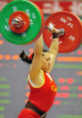 [高清组图]全运会举重女子75公斤级曹磊夺冠军